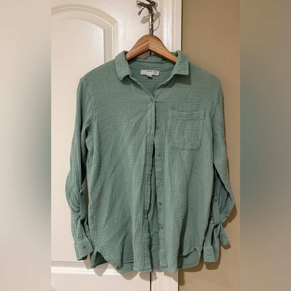 Womens Casual Button down shirt